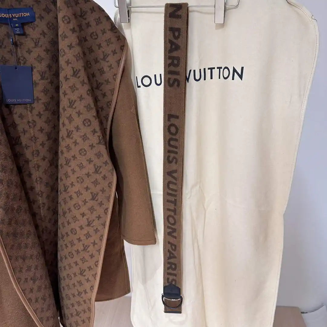 Louis Vuitton LV 1A4PE6 Women's Hooded Wrap Coat L55764