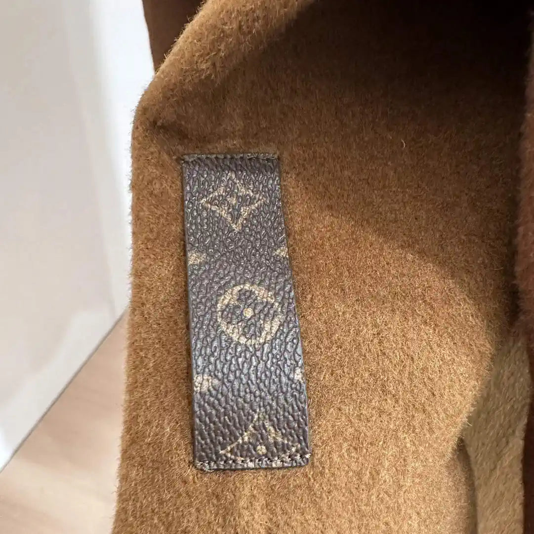 Louis Vuitton LV 1A4PE6 Women's Hooded Wrap Coat L55764