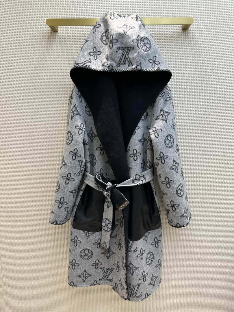 Louis Vuitton LV 1A9LDF Women's Reversible Mahina Monogram Wrap Coat L55745