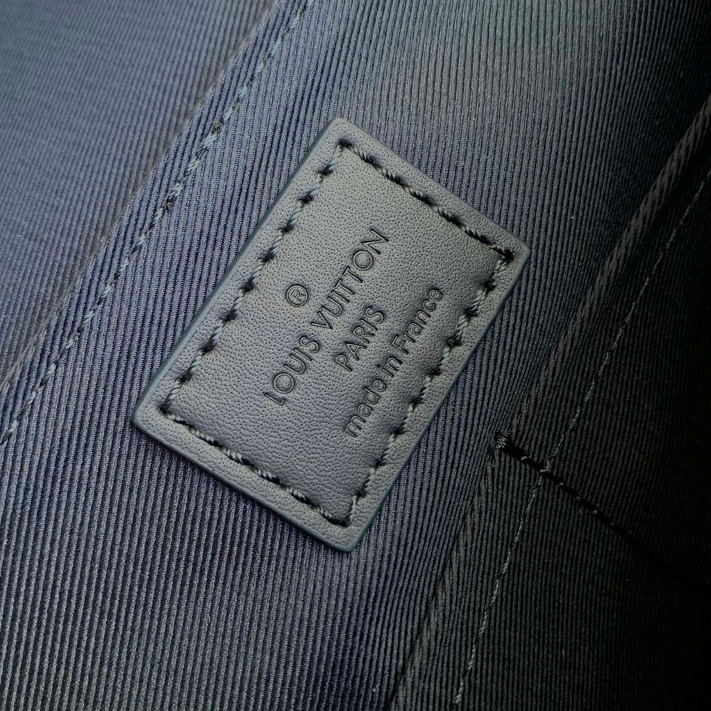 Louis Vuitton LV M11599 Takeoff Messenger MM Navy Blue