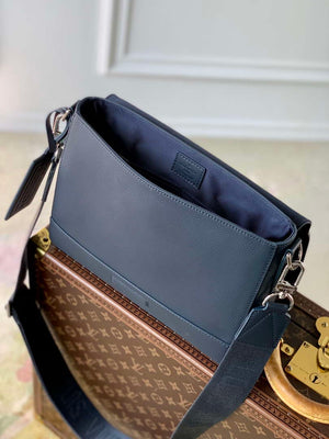 Louis Vuitton LV M11599 Takeoff Messenger MM Navy Blue - Default Title - View 9