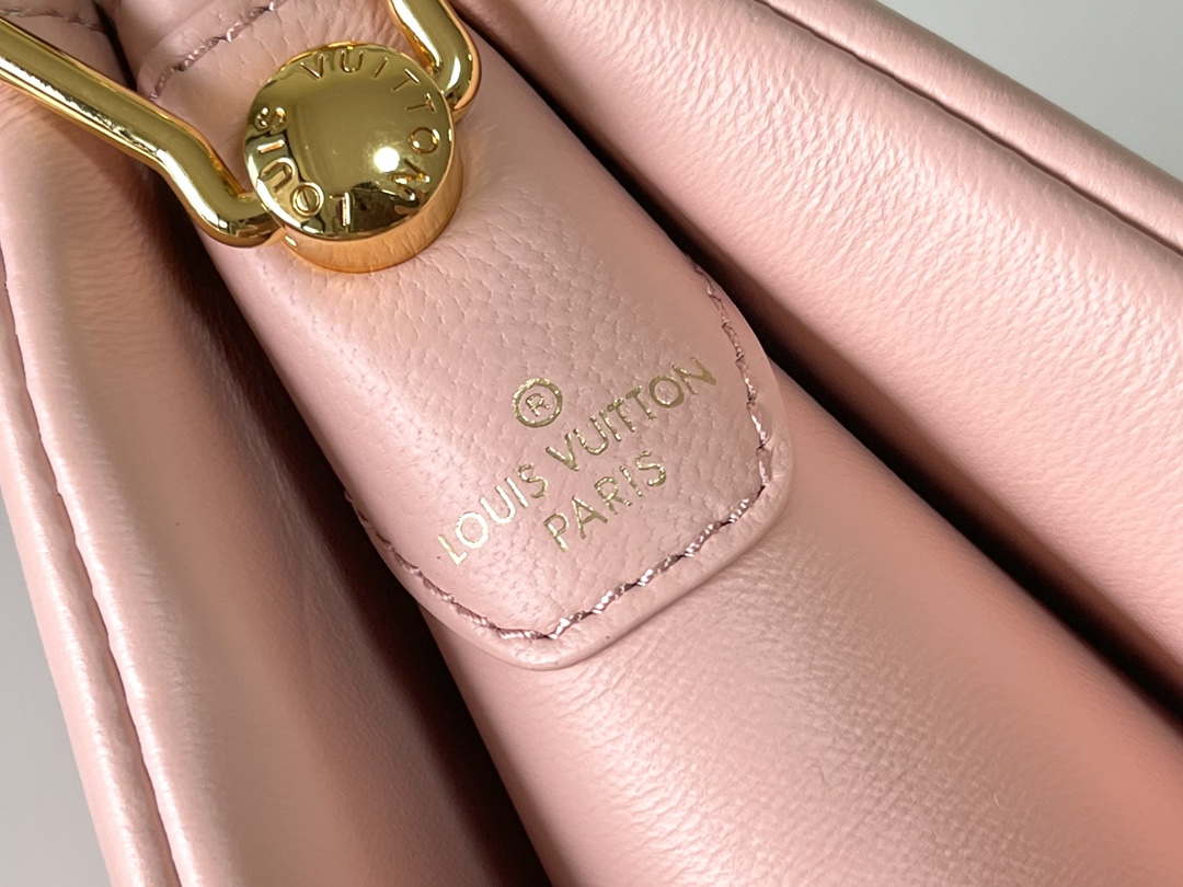 Louis Vuitton LV M11726 Coussin PM Handbag lambskin Jasmine Pink
