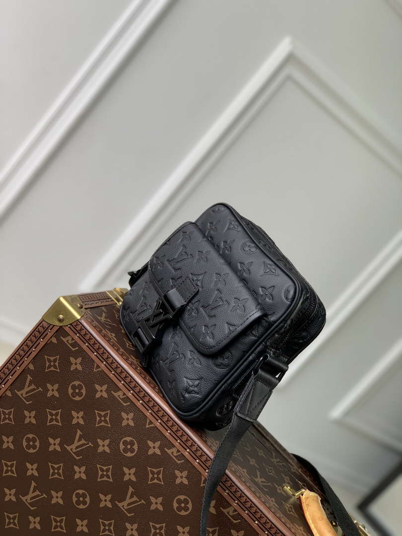 Louis Vuitton LV M12516 TGetaway Messenger Monogram Shadow - Default Title - View 2