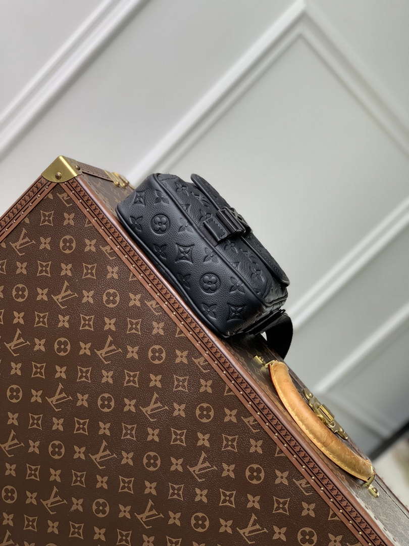 Louis Vuitton LV M12516 TGetaway Messenger Monogram Shadow - Default Title - View 4