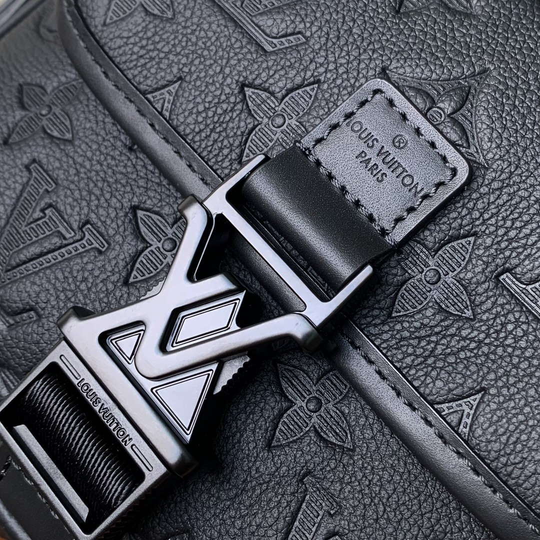 Louis Vuitton LV M12516 TGetaway Messenger Monogram Shadow