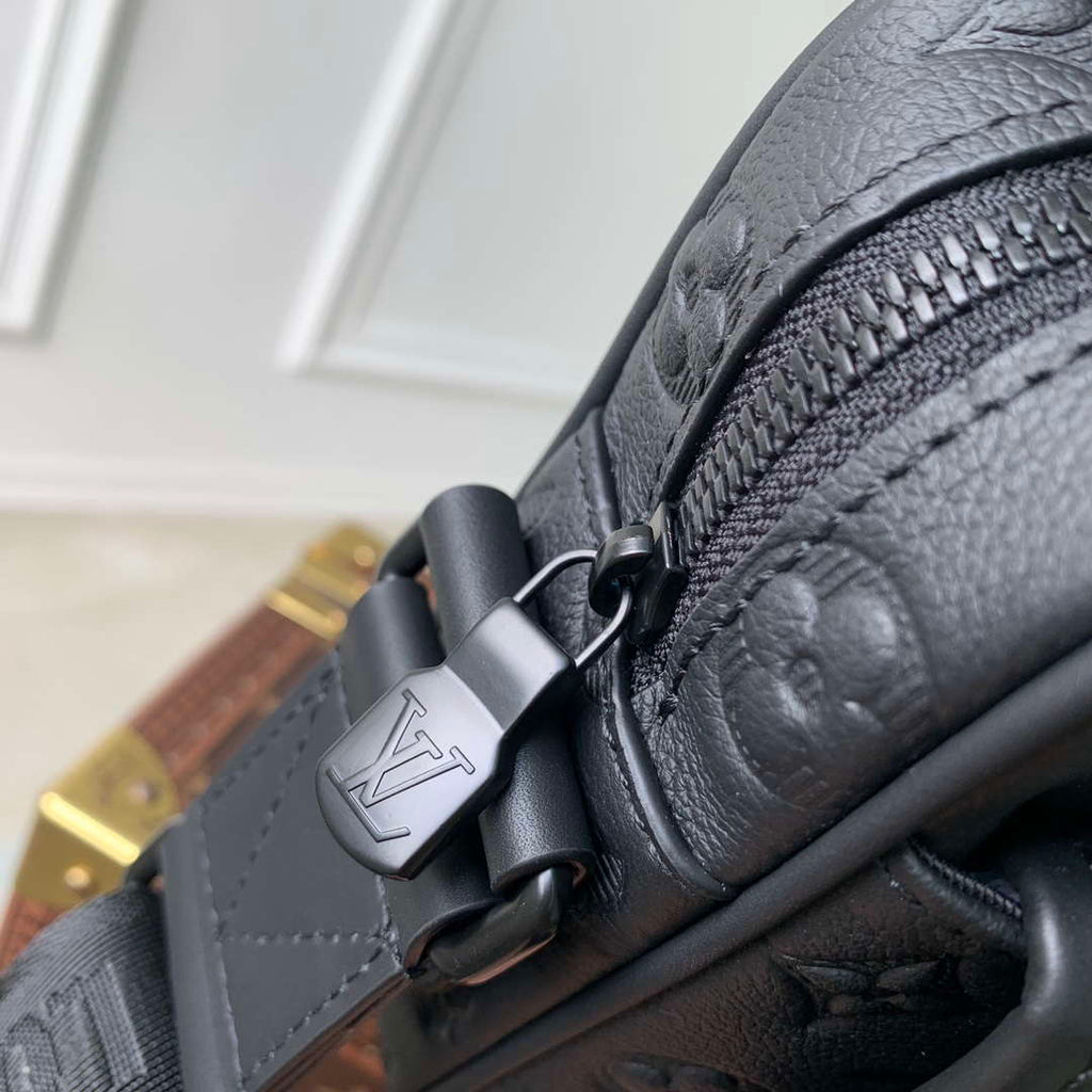 Louis Vuitton LV M12516 TGetaway Messenger Monogram Shadow