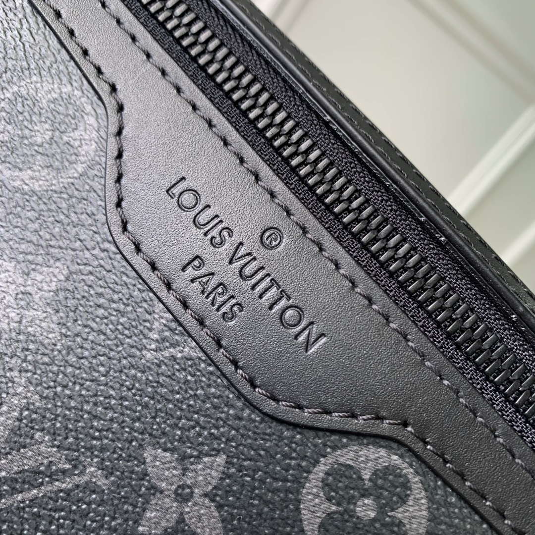 Louis Vuitton LV M12517 Messenger Voyager PM Monogram Eclipse