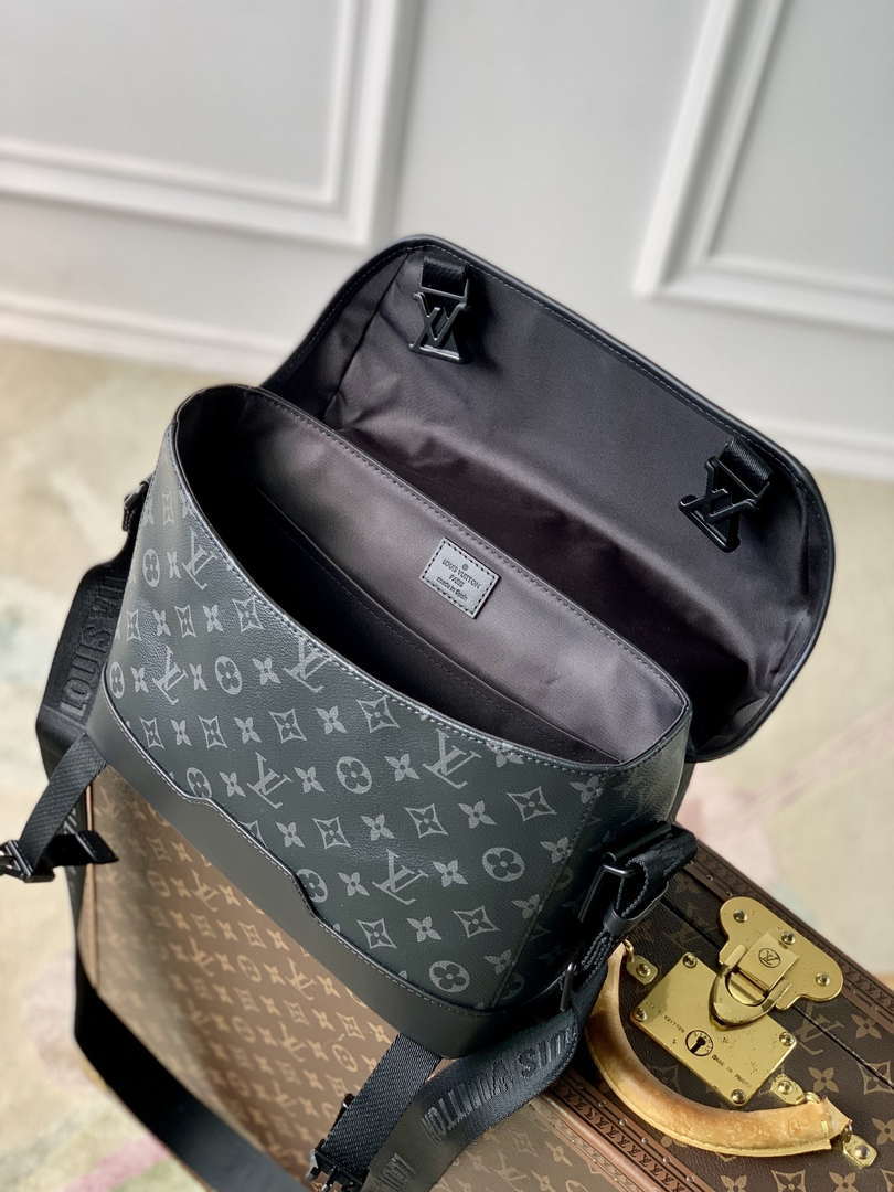 Louis Vuitton LV M12517 Messenger Voyager PM Monogram Eclipse