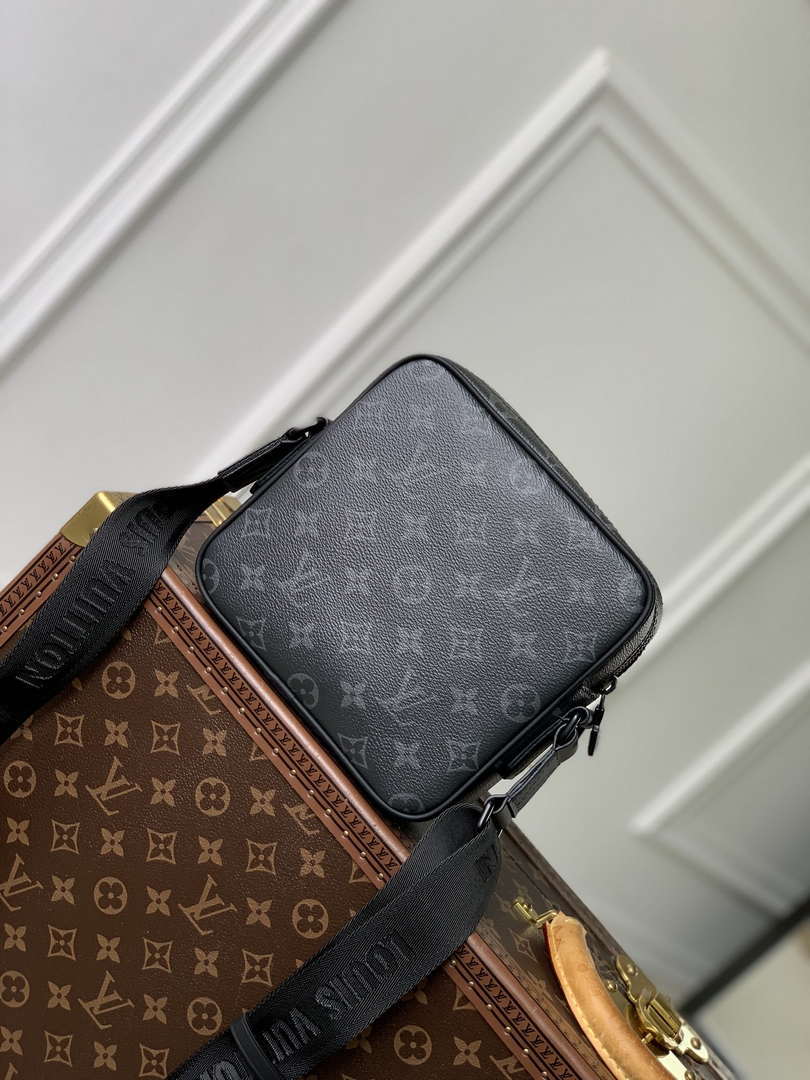 Louis Vuitton LV M12518 TGetaway Messenger Monogram Eclipse - Default Title - View 3