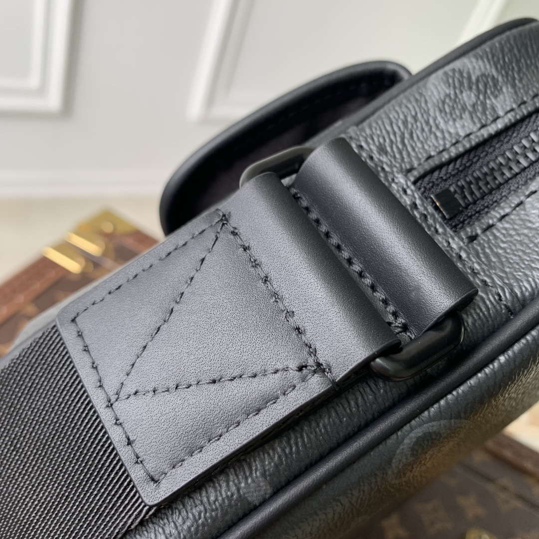 Louis Vuitton LV M12518 TGetaway Messenger Monogram Eclipse