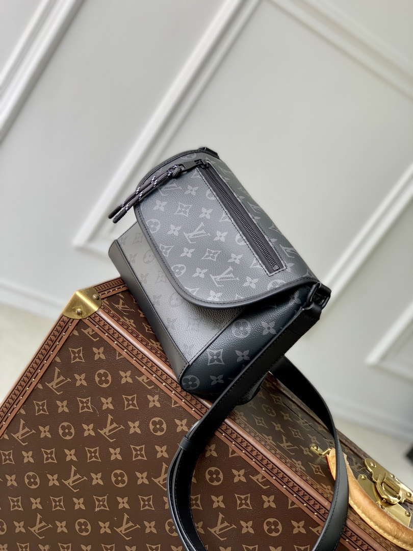 Louis Vuitton LV M12681 Pulse Messenger Monogram Eclipse Canvas