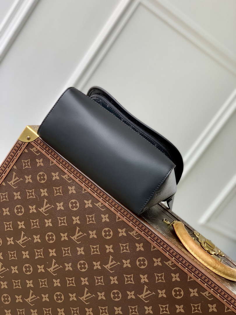 Louis Vuitton LV M12681 Pulse Messenger Monogram Eclipse Canvas