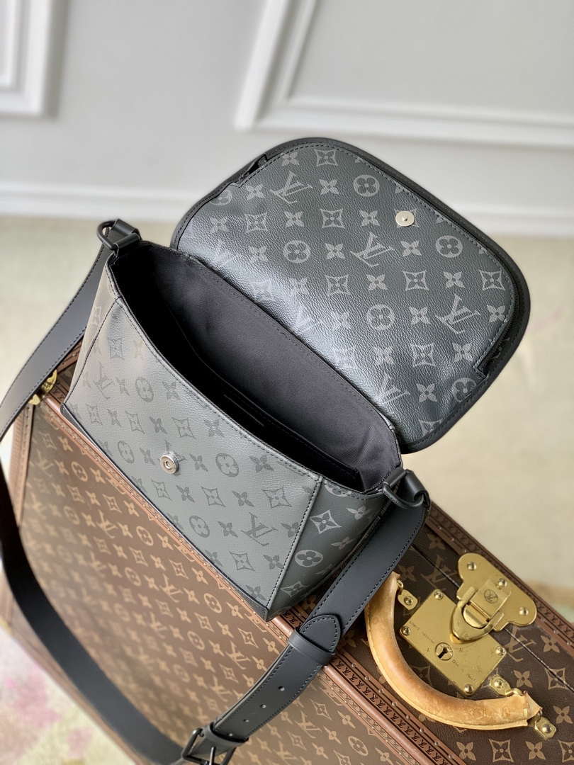 Louis Vuitton LV M12681 Pulse Messenger Monogram Eclipse Canvas