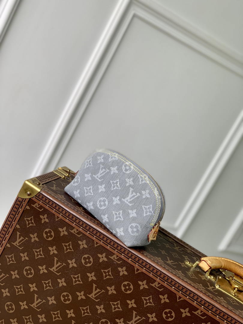 Louis Vuitton LV M13751  Pochette Cosmétique PM Other Monogram Canvas Gray
