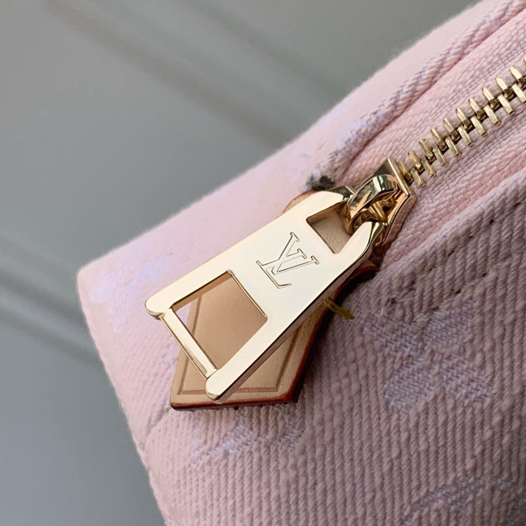 Louis Vuitton LV M13751  Pochette Cosmétique PM Other Monogram Canvas Pink