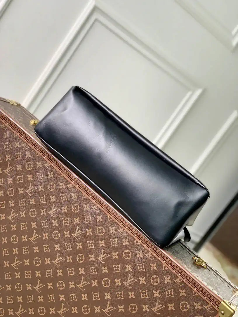 Louis Vuitton LV M13979 Shopper Tote MM Bag Ultra Black