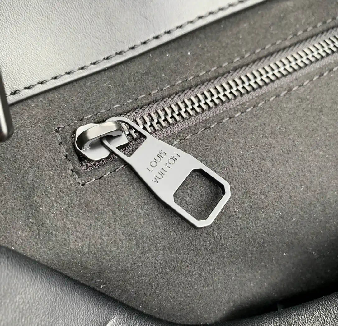 Louis Vuitton LV M13979 Shopper Tote MM Bag Ultra Black