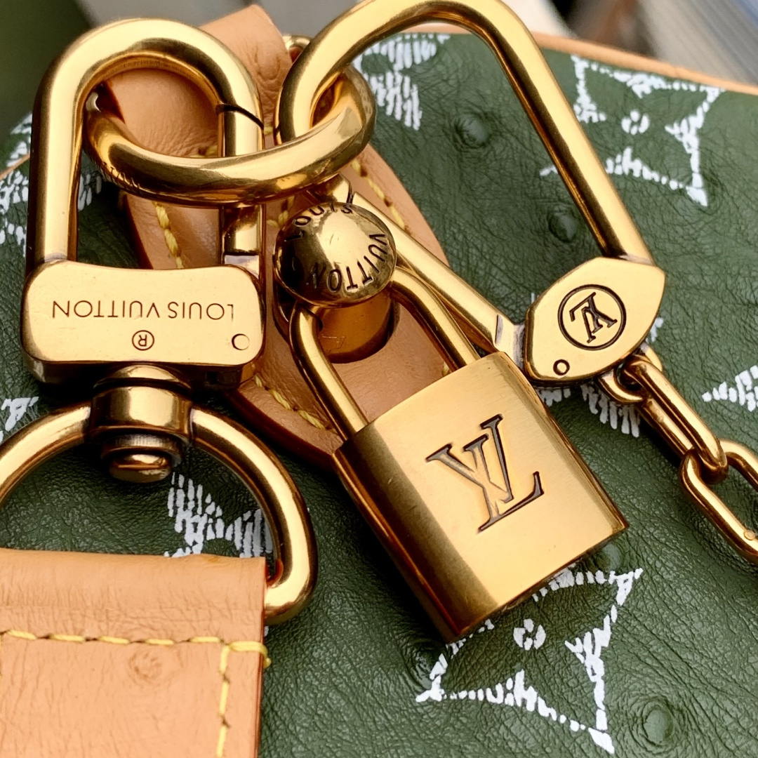 Louis Vuitton LV M14064 Speedy P9 Bandoulière 30 Bag Ostrich Dark green