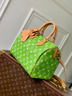 Louis Vuitton LV M14064 Speedy P9 Bandoulière 30 Bag Ostrich  green - Default Title - View 2