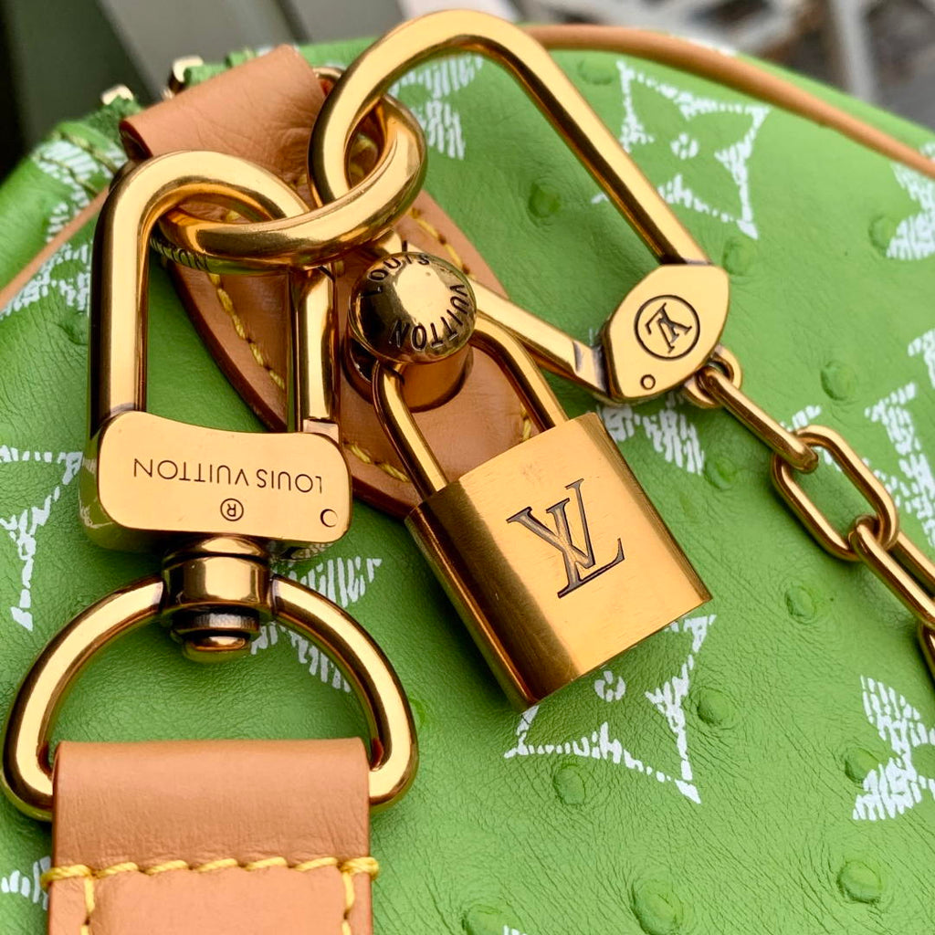 Louis Vuitton LV M14064 Speedy P9 Bandoulière 30 Bag Ostrich  green