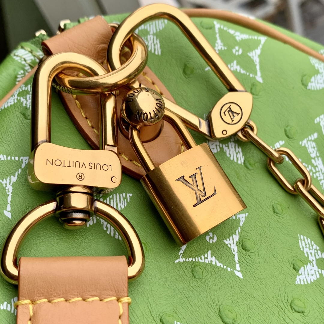 Louis Vuitton LV M14064 Speedy P9 Bandoulière 30 Bag Ostrich  green
