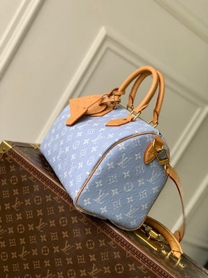 Louis Vuitton LV M14064 Speedy P9 Bandoulière 30 Bag Ostrich Ligth Blue - Default Title - View 2
