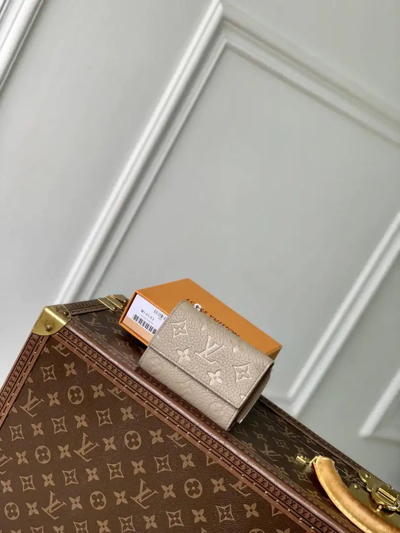 Louis Vuitton LV M14143 Slender Pilot Taurillon Monogram Leather