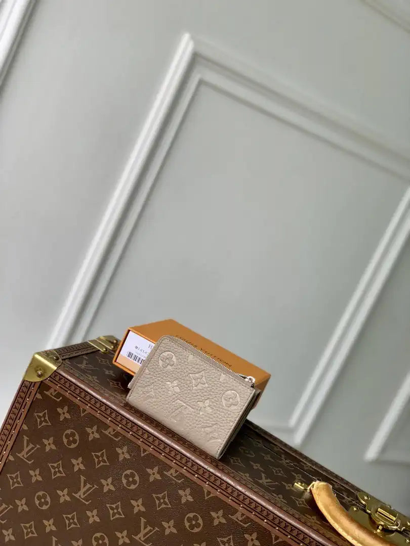 Louis Vuitton LV M14143 Slender Pilot Taurillon Monogram Leather