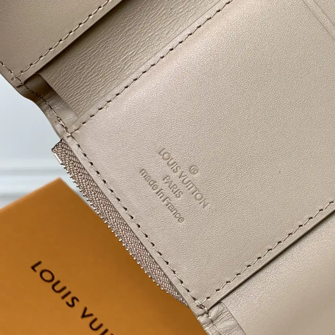 Louis Vuitton LV M14143 Slender Pilot Taurillon Monogram Leather