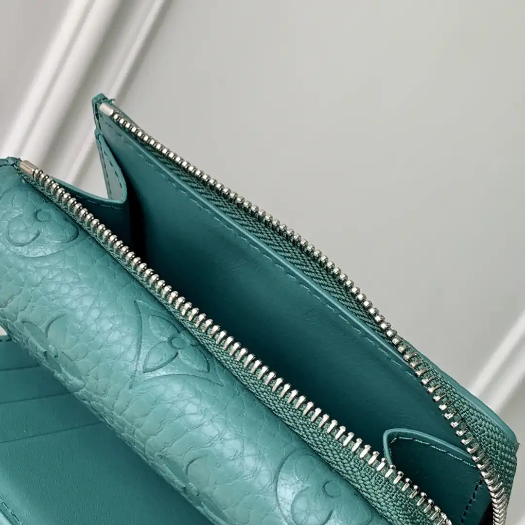 Louis Vuitton LV M14143 Slender Pilot Green Monogram Leather