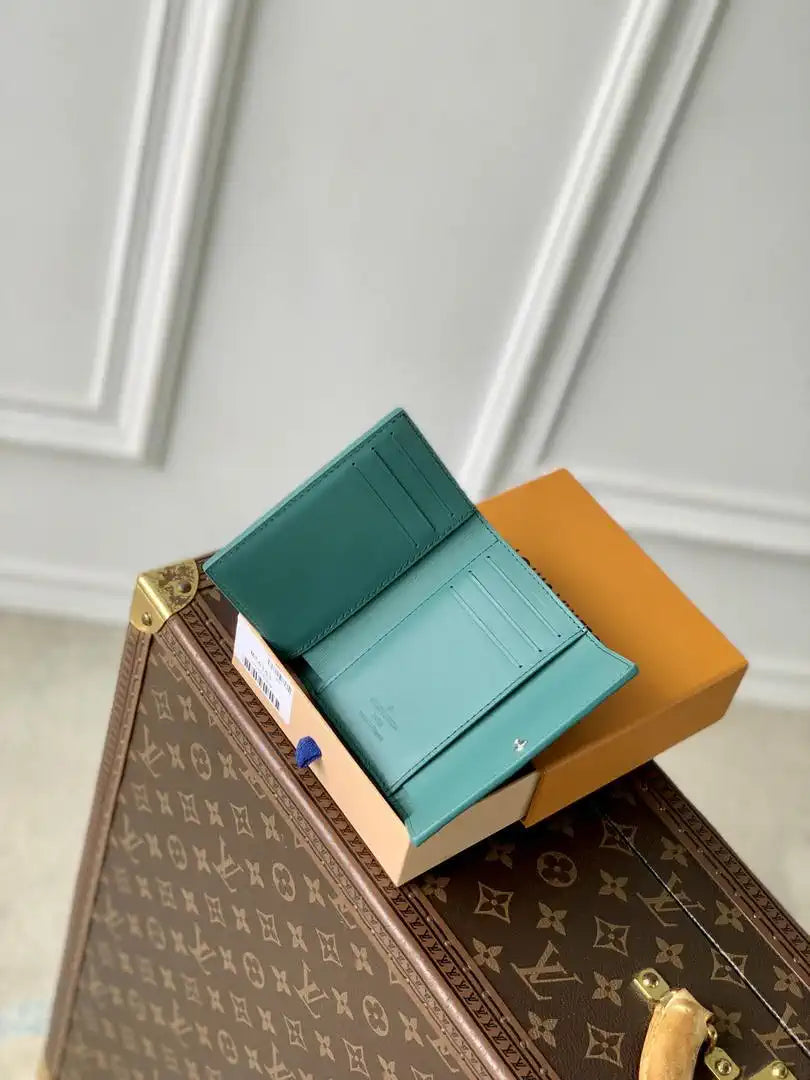 Louis Vuitton LV M14143 Slender Pilot Green Monogram Leather