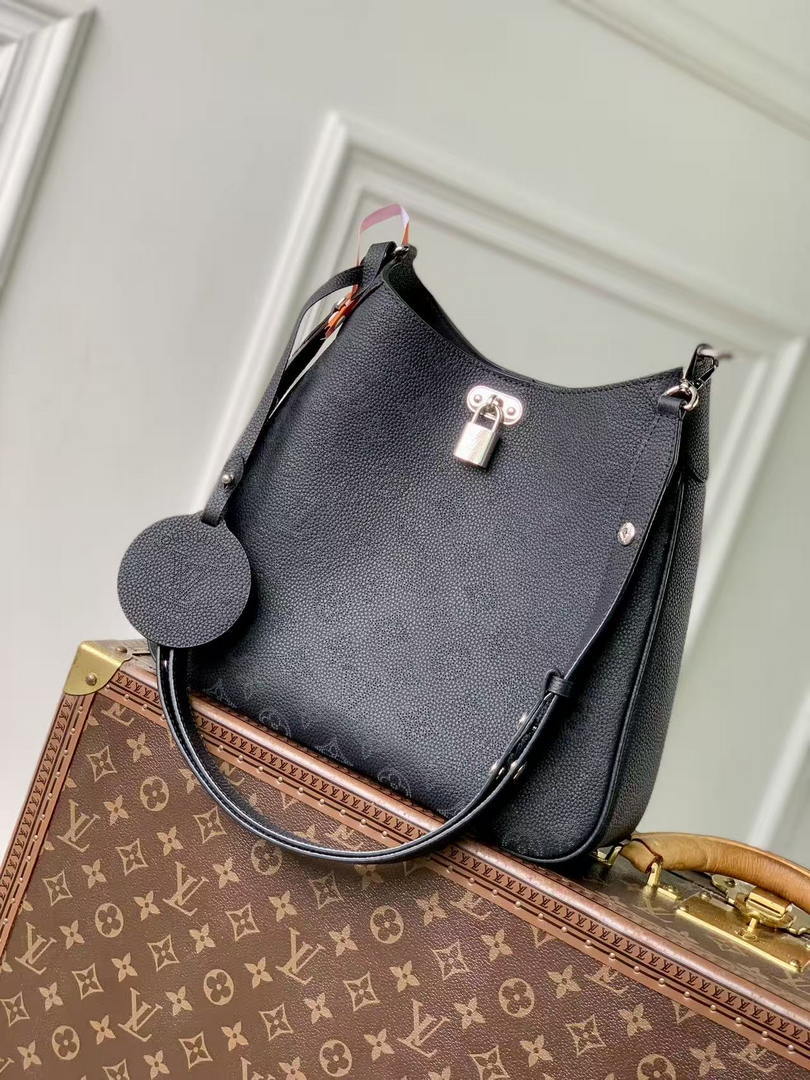Louis Vuitton LV M14618 All Around MM Bag Black