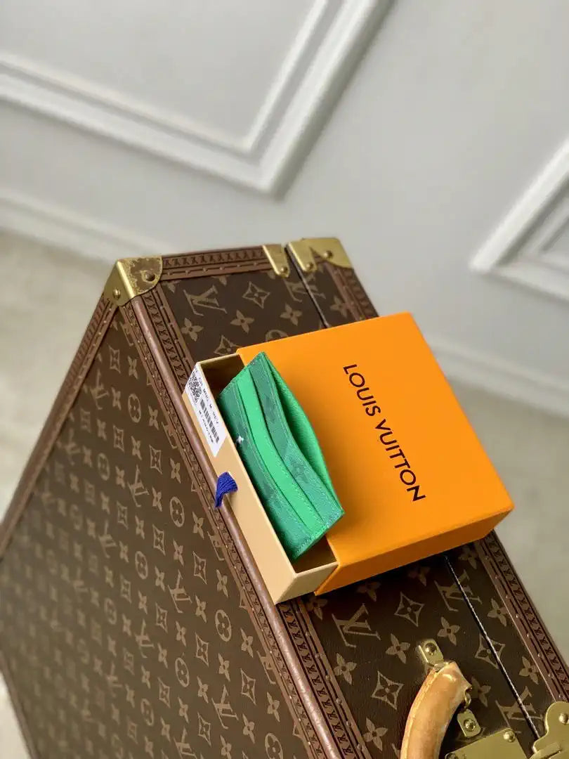 Louis Vuitton LV M14863 Double Card Holder Green