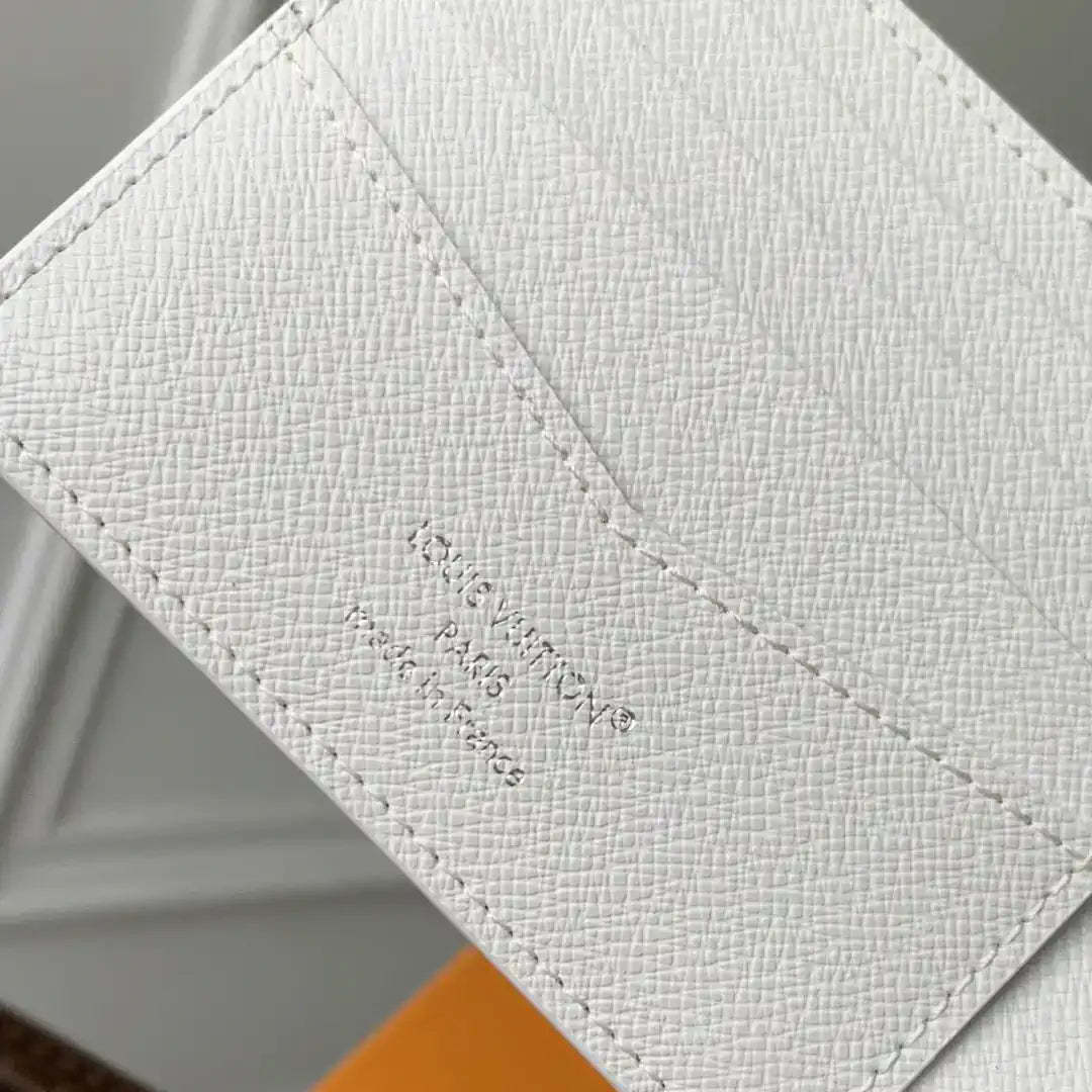 Louis Vuitton LV M14879 Slender Wallet White