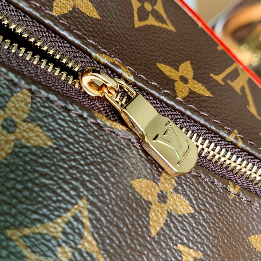 Louis Vuitton LV M15350 Cruiser Toiletry Bag