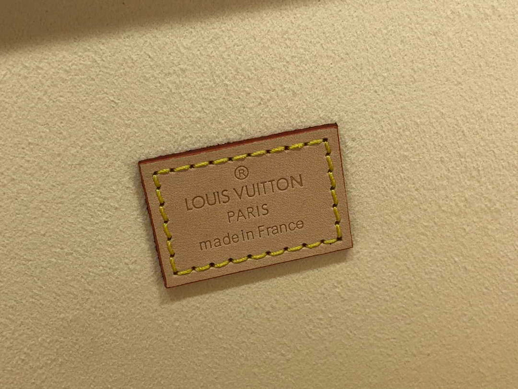 Louis Vuitton LV M20209 Coffret Accessoires Monogram Beige