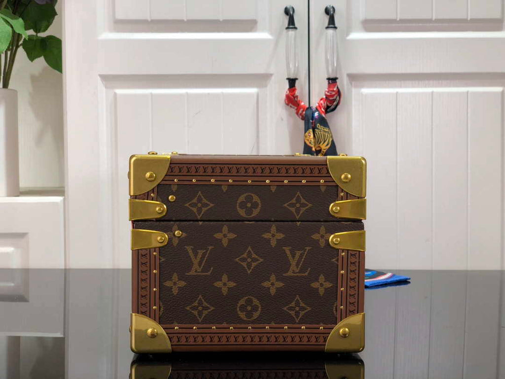 Louis Vuitton LV M20209 Coffret Accessoires Monogram Pink