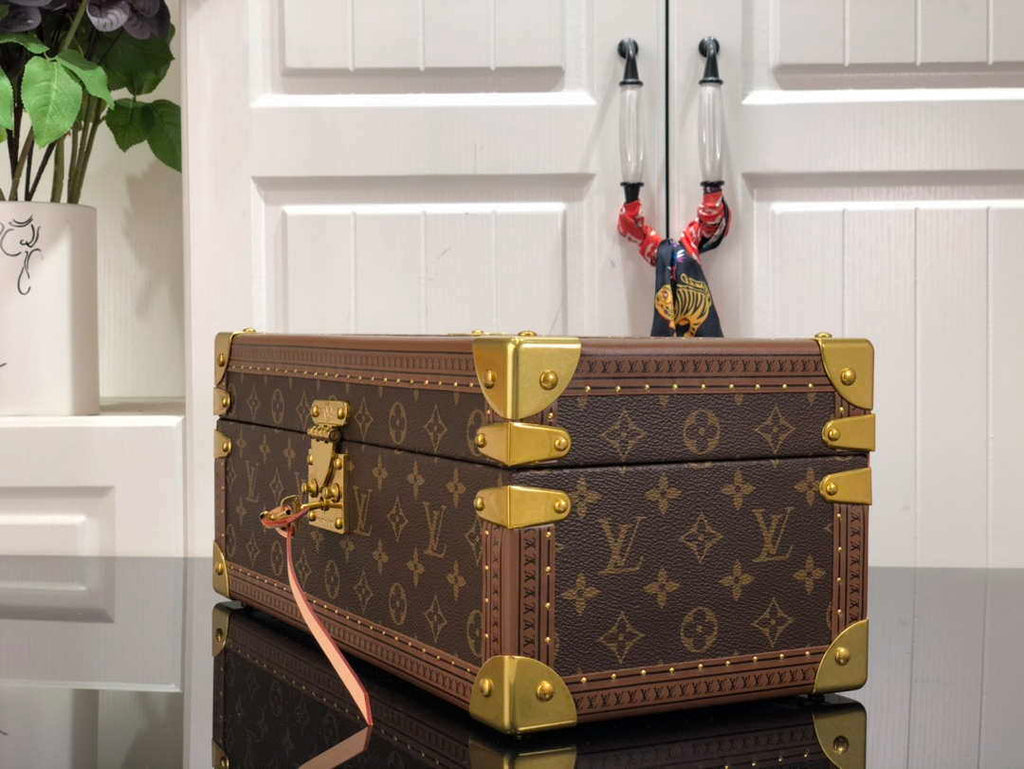 Louis Vuitton LV M20209 Coffret Accessoires Monogram Red