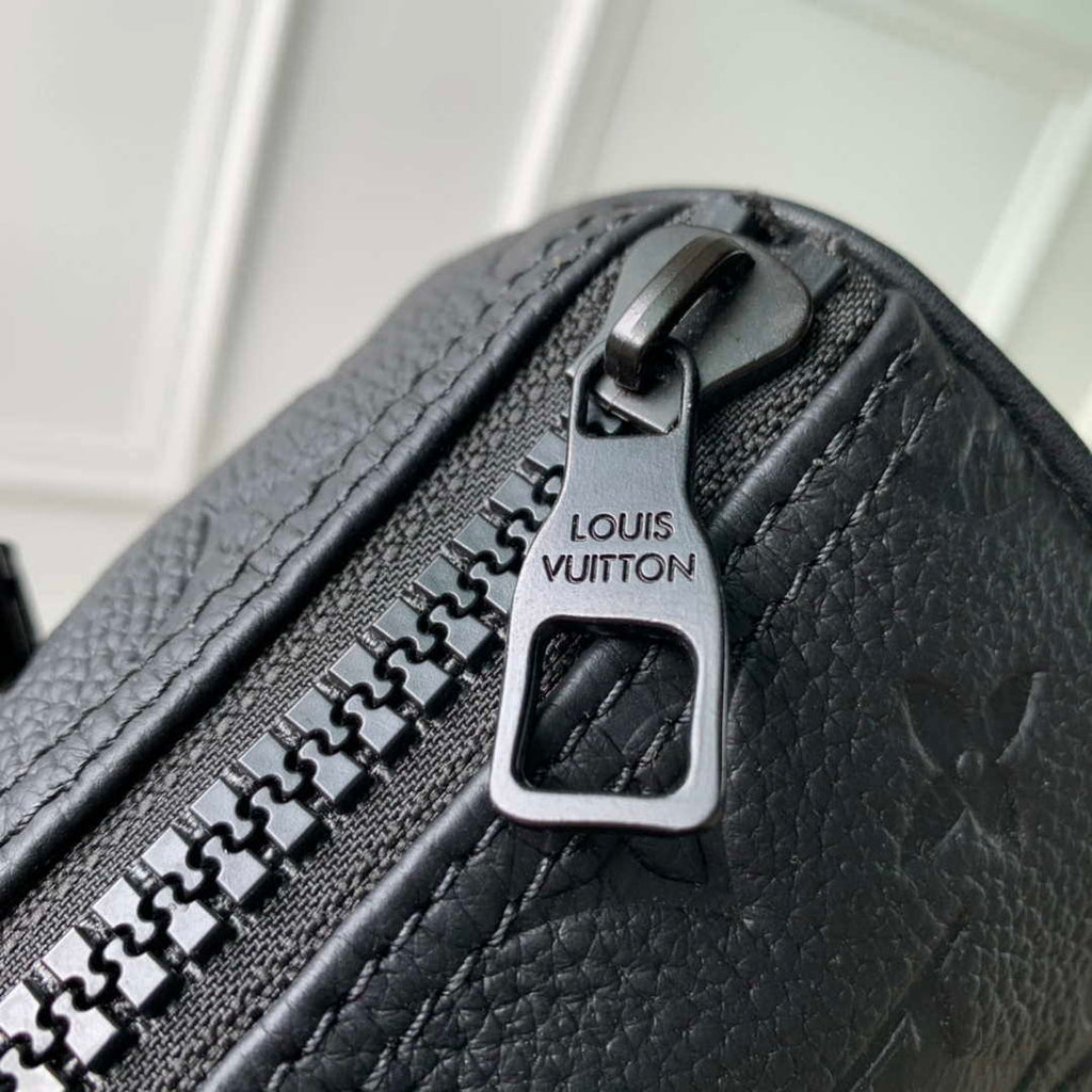 Louis Vuitton LV M20900 Keepall Bandouliere 25 Taurillon Monogram Black