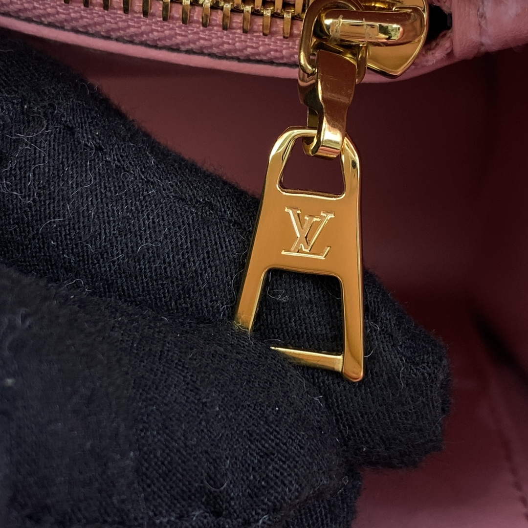 Louis Vuitton LV M21320 Twist MM Handbag Pink - Default Title - View 8