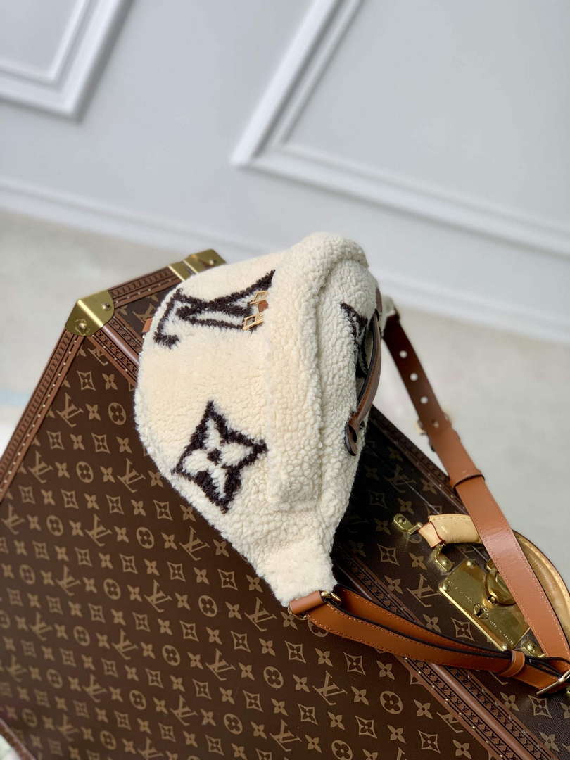 Louis Vuitton LV M23715 Bumbag Cream/Brown - Default Title - View 3