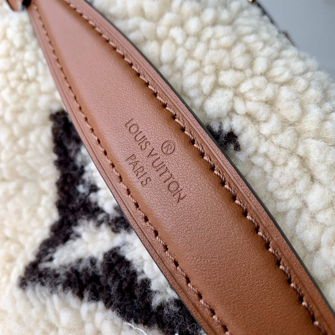 Louis Vuitton LV M23715 Bumbag Cream/Brown - Default Title - View 5