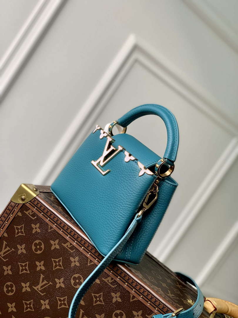Louis Vuitton LV M23766 Capucines Mini Handbag Green - Default Title - View 3