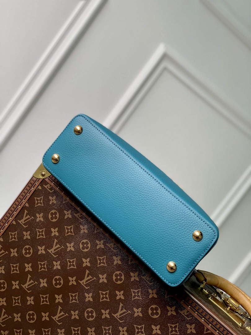 Louis Vuitton LV M23766 Capucines MM Handbag Green - Default Title - View 4
