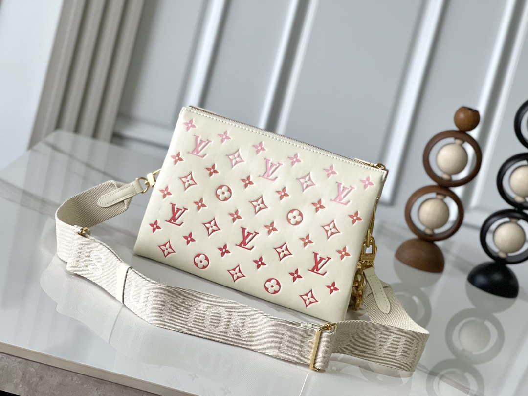 Louis Vuitton LV M25110 Coussin PM Handbag Puffy lambskin - Default Title - View 3