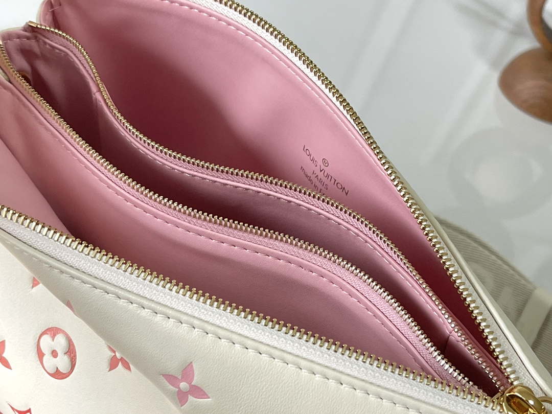 Louis Vuitton LV M25110 Coussin PM Handbag Puffy lambskin