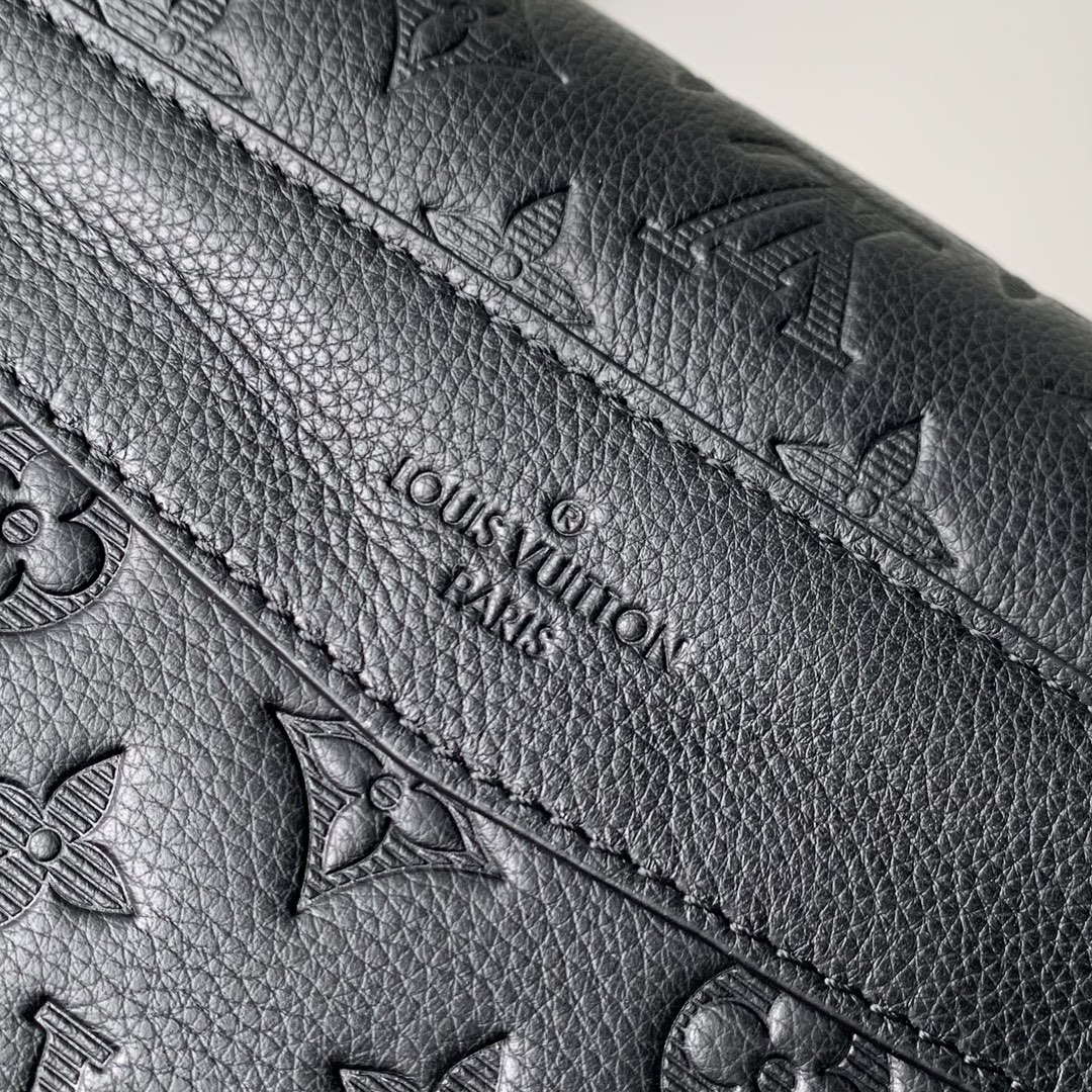 Louis Vuitton LV M25121 Messenger Voyager PM Monogram Shadow