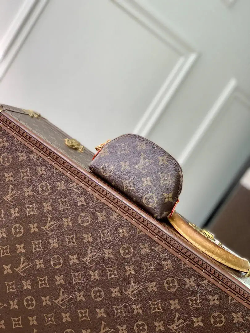 Louis Vuitton LV M25653 Cosmetic Purse Monogram