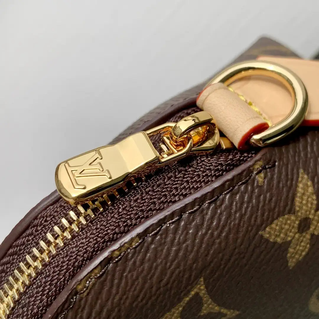 Louis Vuitton LV M25653 Cosmetic Purse Monogram