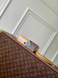 Louis Vuitton LV M25659 Magnetic Card Holder Borneo Green